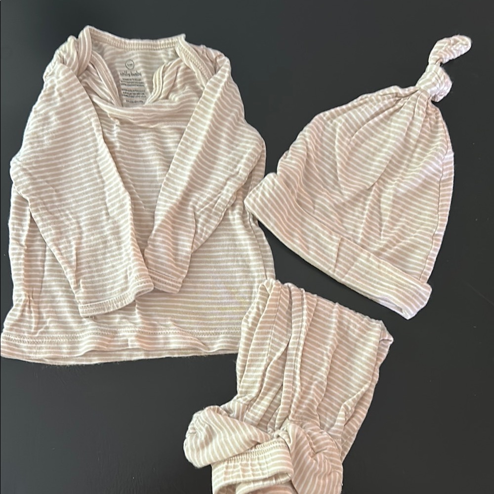 Solly Baby Cream and White Pajama Set with Knotted Cap